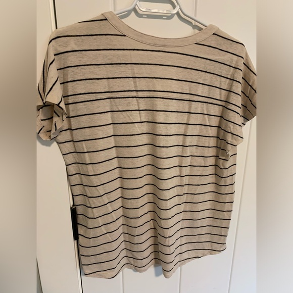 ✨3 for $15✨ Old Navy striped linen tee - Picture 2 of 3
